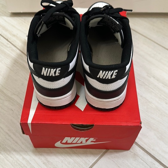 Nike Panda Dunks - Picture 2 of 7